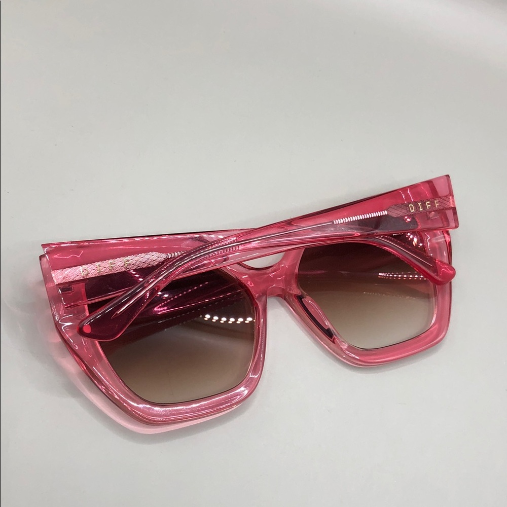 Diff Blaire sunglasses in candy pink crystal brown gradient sunglasses cat eye - Picture 8 of 13